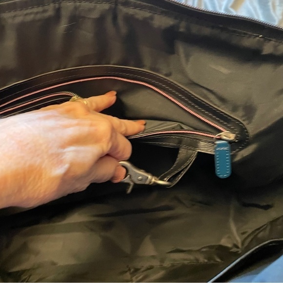 Callaway Large Ladies Tote Bag NWT-Zipper top Closure-3 Internal Pockets-Key Fob - Picture 10 of 11